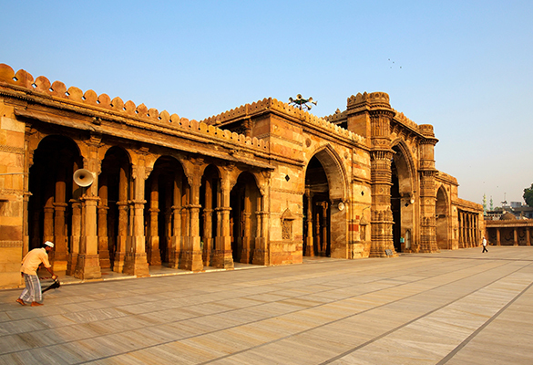 The 15-century walled city of Ahmadabad lies on the eastern bank of the Sabarmati river in India’s State of Gujarat. The Bhadra citadel, mosques, tombs, and Hindu and Jain temples are celebrated as architectural heritage from the sultanate period.