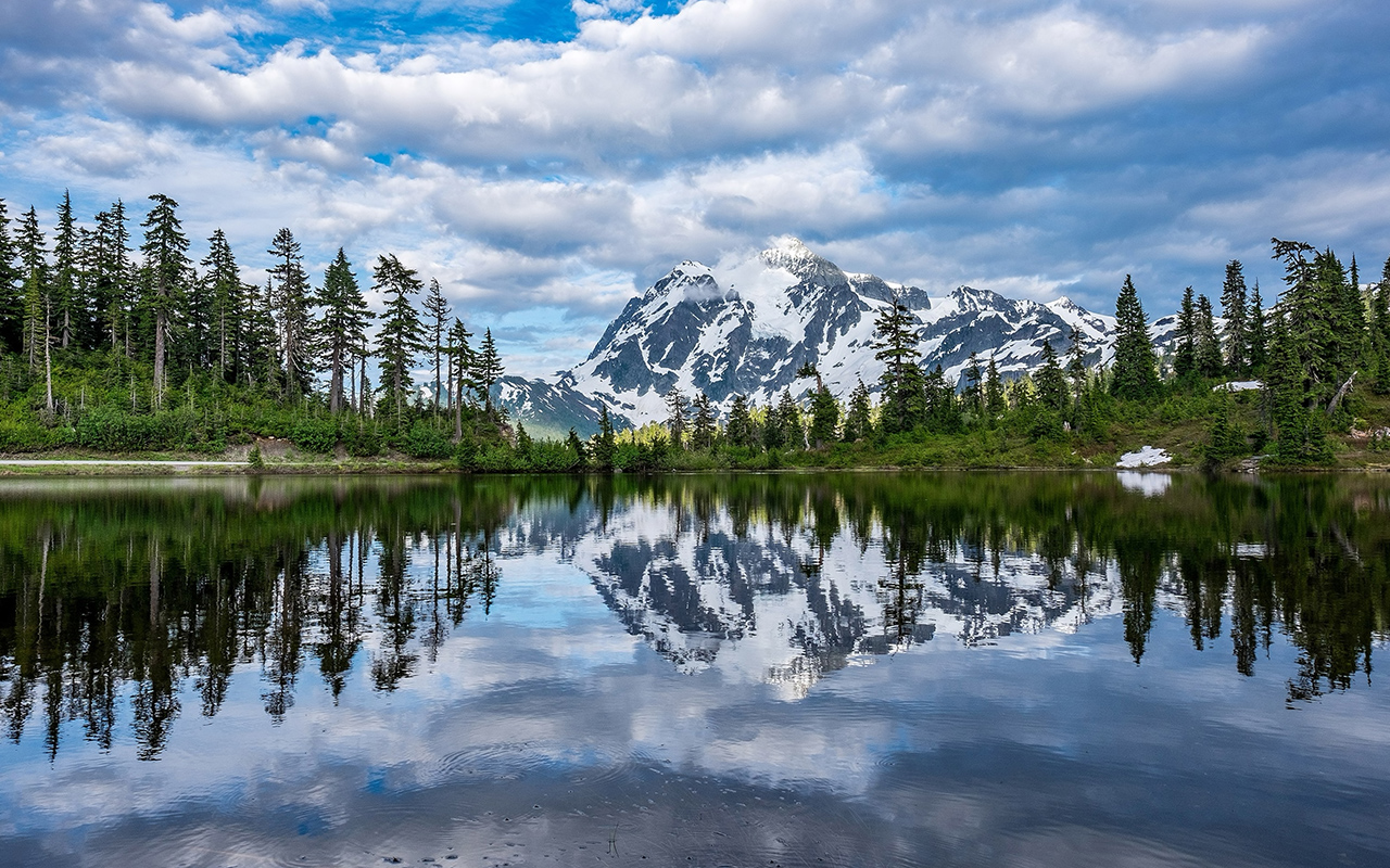 Less than three hours by car from Seattle or Vancouver, North Cascades National Park is home to more than 300 glaciers and over 500 lakes and ponds.