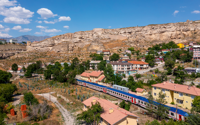 Passing through towns like Erzincan, the Eastern Express runs through the mountainous plateaus of northeast Anatolia.