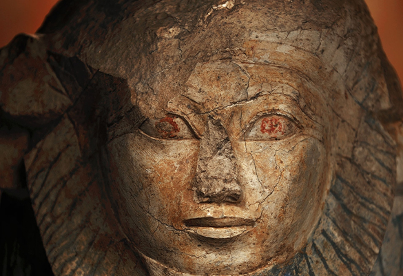 A statue of Hatshepsut depicts her with a lion's mane and pharaoh's beard.