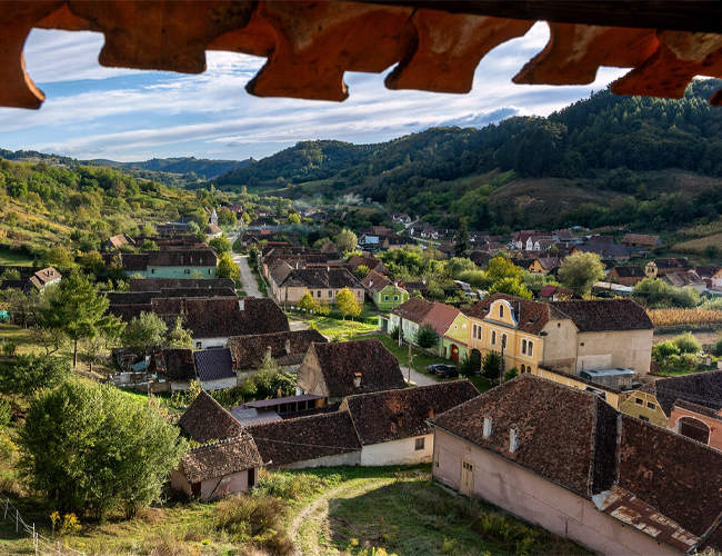 Travelers looking for the best vantage point for panoramic views of Copsa Mare should consider visiting the bell tower at the Biserica Evanghelica Fortificata. The 184-foot bell tower is the tallest one in Romania’s historic Burzenland region.