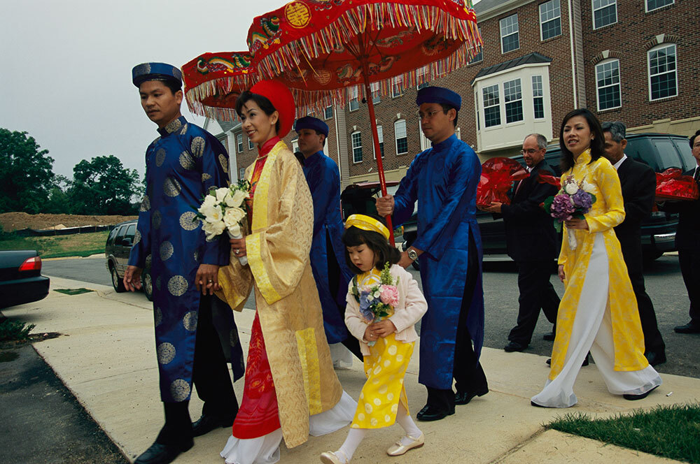 and bride and groom have a traditional Vietnamese wedding in Virginia