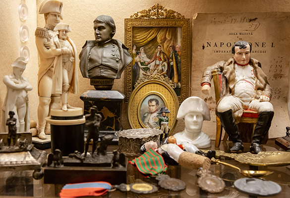 These objects tied to Bonaparte are displayed in the private home of Giovanni Spadolini, an ex-Prime Minister of Italy who has collected a large number of books, documents, and other artifacts.