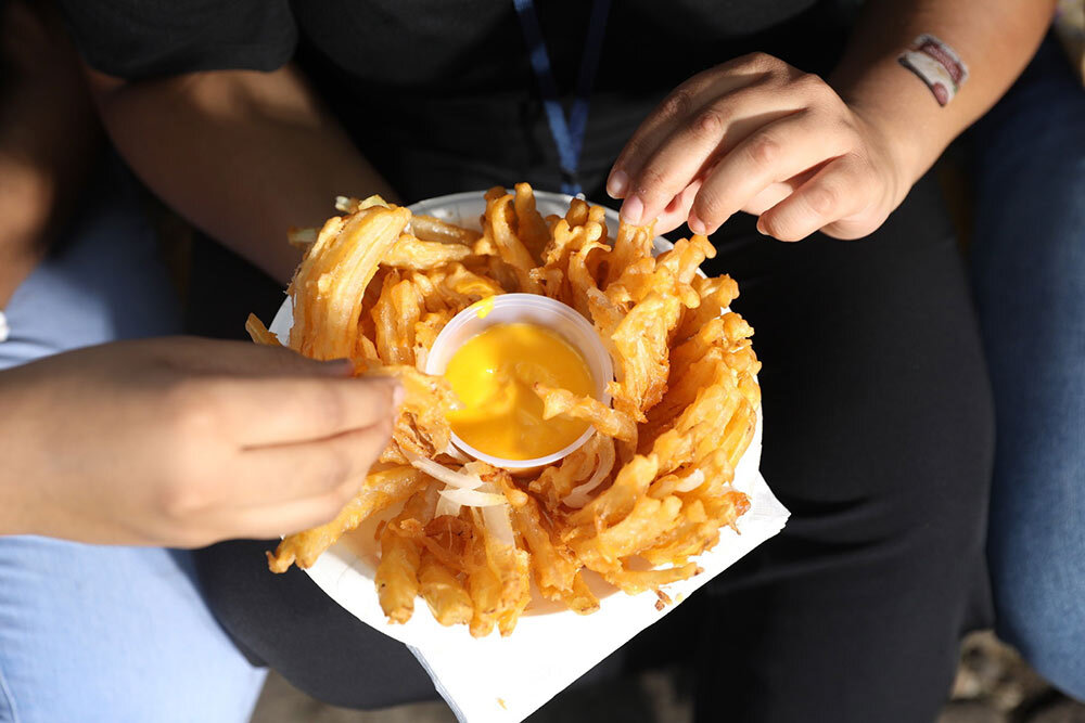 friends split a bloomin' onion