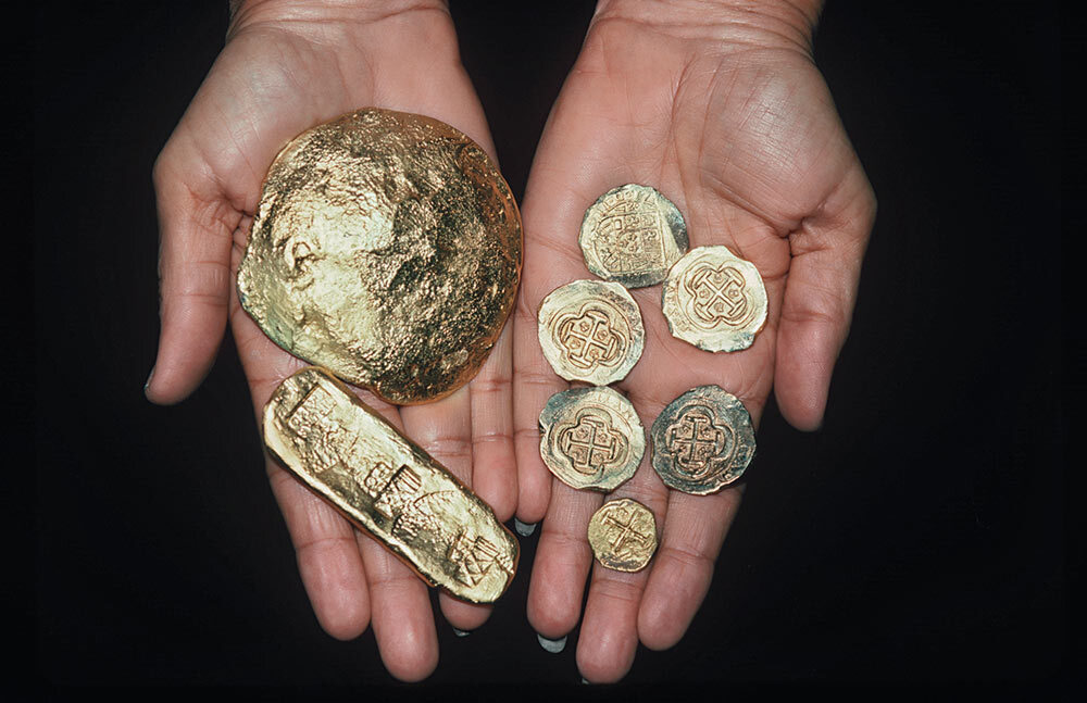 gold bar and coins recovered from the Spanish galleon Nuestra Señora de las Maravillas