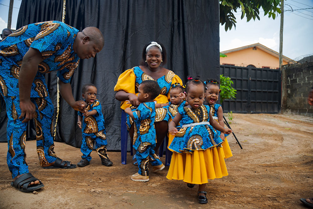 A Nigerian family of 7