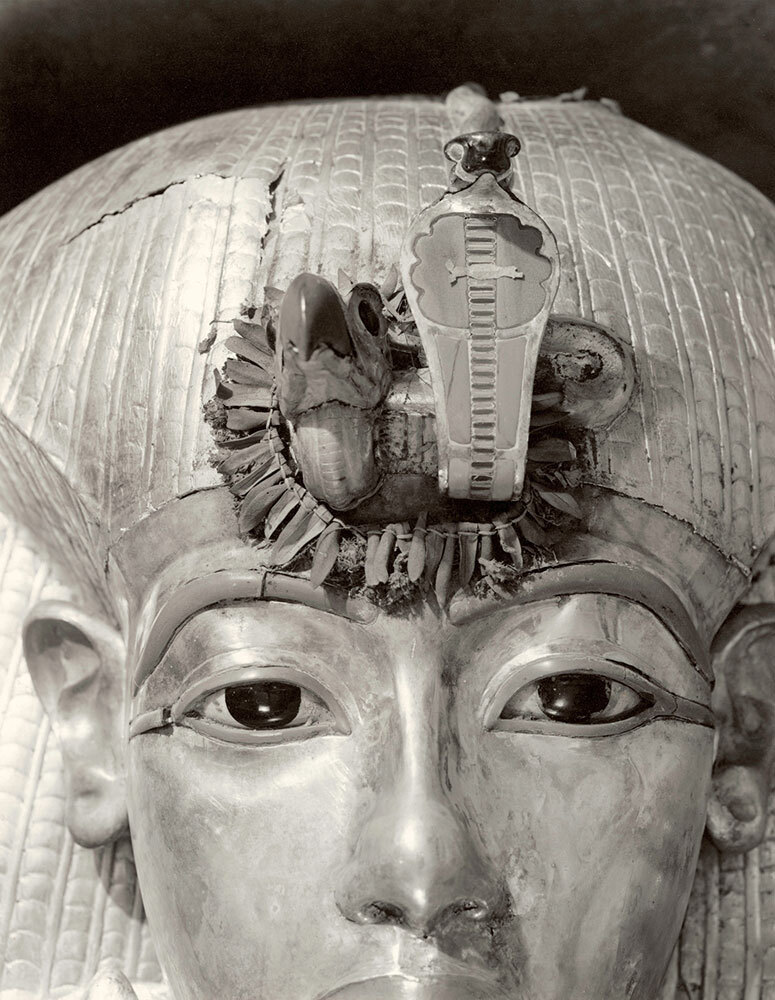 A picture of the lid of Tut's outermost coffin