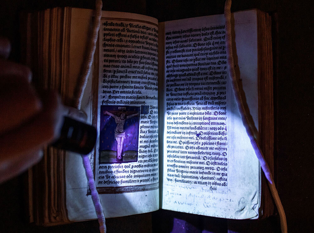 Ultraviolet light reveals writing invisible to the naked eye in the margins of Anne Boleyn’s Book of Hours. The doomed queen’s prayer book disappeared after her execution in 1536 and reappeared around 1903.