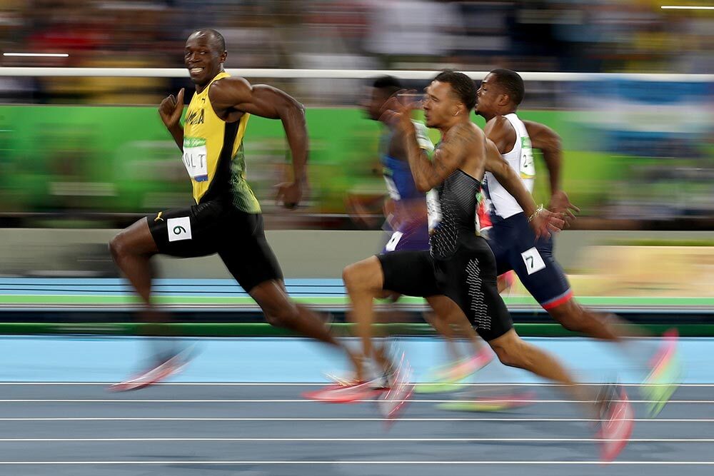 Usain Bolt leading the 100 meter semifinal at the Rio 2016 Olympic Games