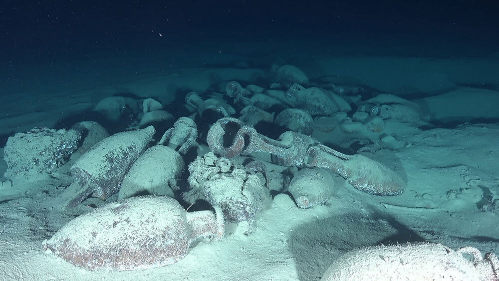 ancient shipwreck items on the seafloor