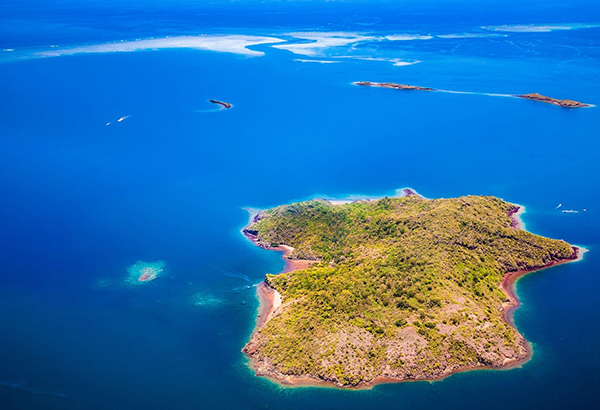 Since May 2018, a strange seismic swarm has been rumbling around Mayotte, which includes the island of Chissioua Mbouzi seen in the bottom of this picture. Research now shows that the epicenter of the earthquake swarm and a newly detected volcano both sit northeast of this island.