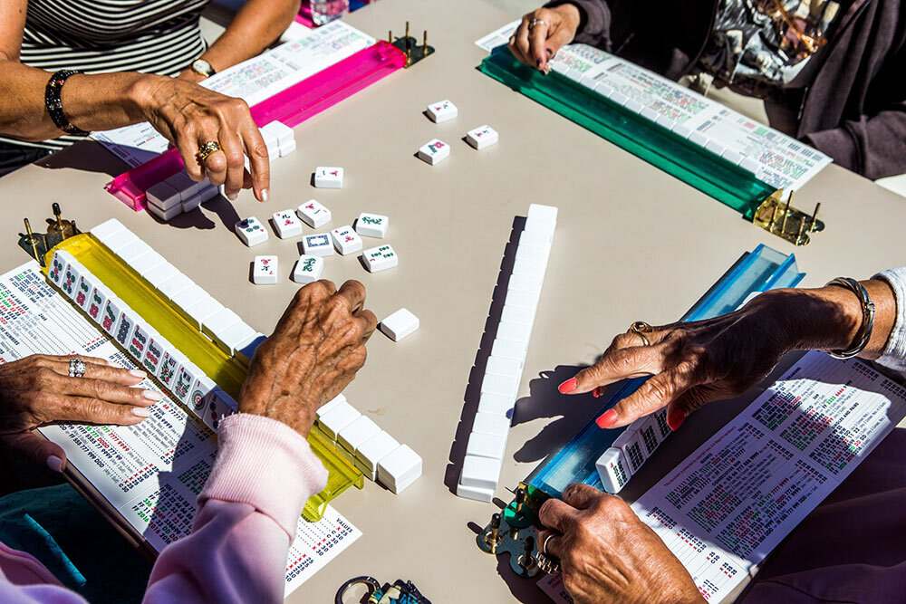 women play mahjong