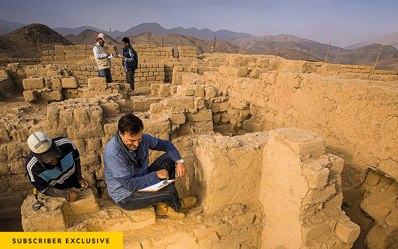 At El Castillo de Huarmey, Peru, a team of Peruvian and Polish archaeologists excavated an intact royal tomb in 2013.