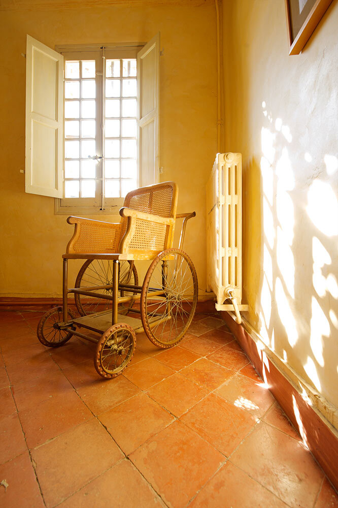 an older version of a wheelchair