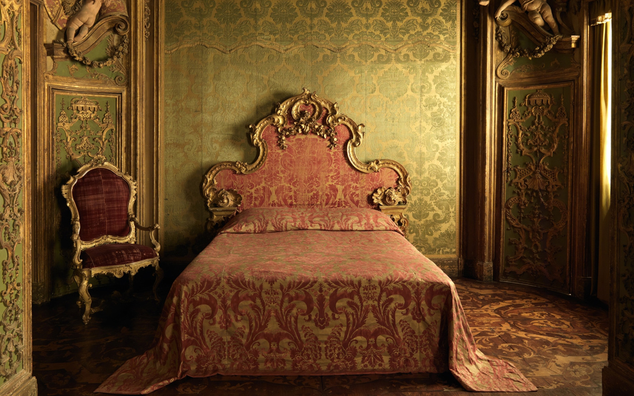 An image of the main bedroom of the Palazzo Sagredo, situated on the right bank of the Grand Canal in Venice, Italy.