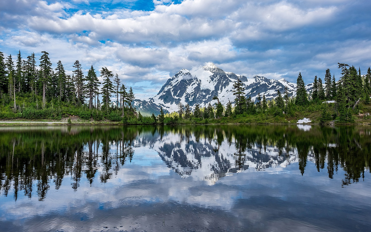 Less than three hours by car from Seattle or Vancouver, North Cascades National Park is home to more than 300 glaciers and over 500 lakes and ponds.