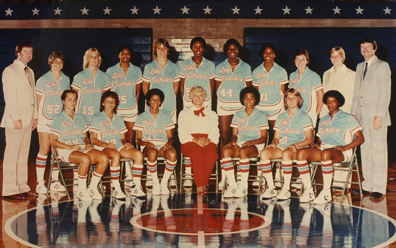 A photo of the Louisiana Tech women's basketball team, the Lady Techsters.