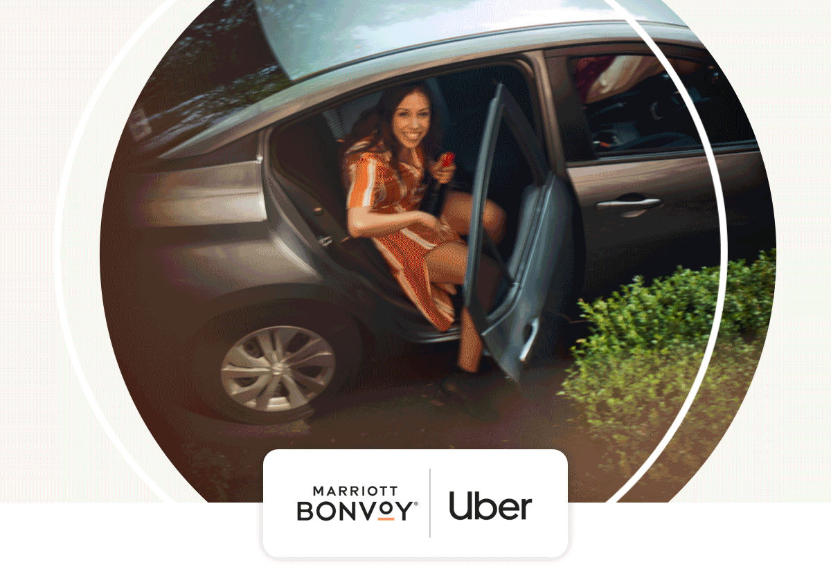 A rideshare passenger arrives at her hotel.