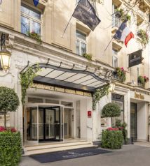 Paris hotel entrance