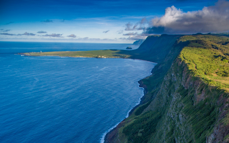 A view of Molokaʻi from above.