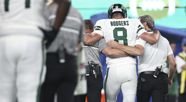 Aaron Rodgers feared to have torn Achilles 