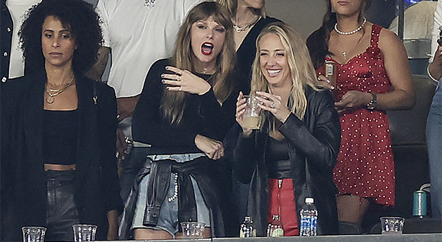 Taylor Swift takes in Chiefs' 'SNF' victory